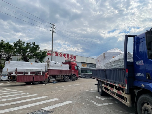 Pangiriman Truk Dobel: Garis Produksi Edge Bander Mangkat kanggo Pelanggan Global